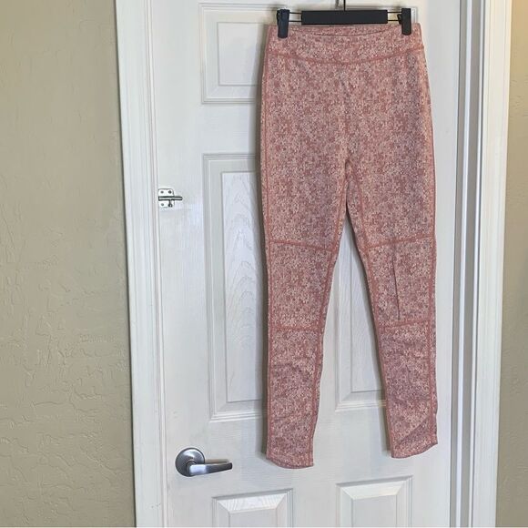 Gymshark Fleur Texture Leggings Size Medium Pink White - Picture 2 of 8